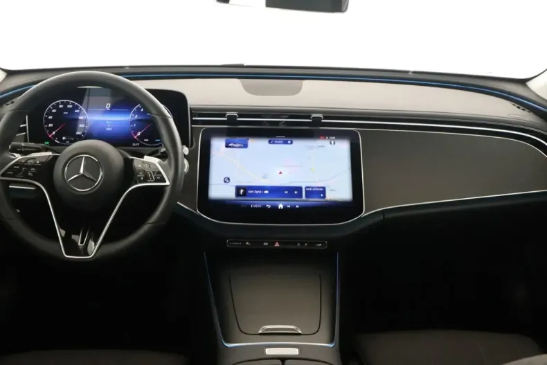 Mercedes-Benz E 200 din 2024 cu 6.900 km - oferta MER134559 - foto 9