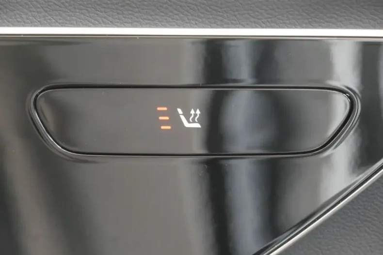 Mercedes-Benz E 200 din 2024 cu 5.033 km - oferta MER134560 - foto 11