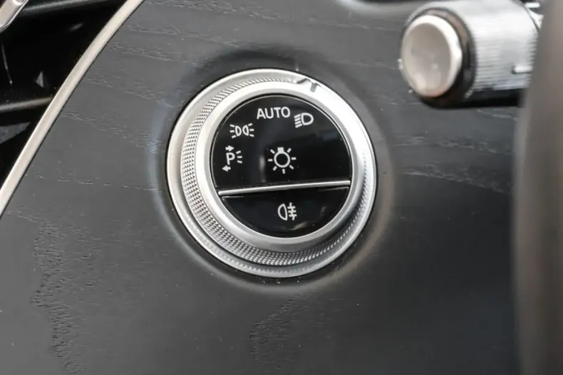 Mercedes-Benz E 200 din 2024 cu 5.033 km - oferta MER134560 - foto 13