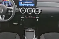 Mercedes-Benz A 180 din 2024 cu 10.500 km - oferta MER134582 - foto 4