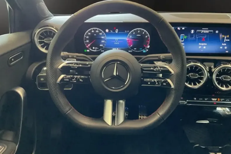 Mercedes-Benz A 180 din 2024 cu 27.466 km - oferta MER134584 - foto 9