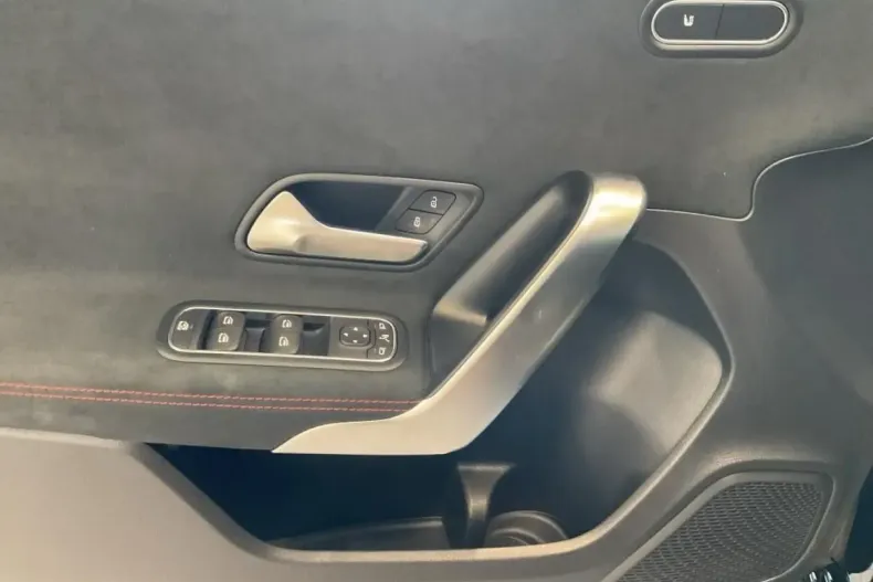 Mercedes-Benz A 180 din 2024 cu 27.466 km - oferta MER134584 - foto 14