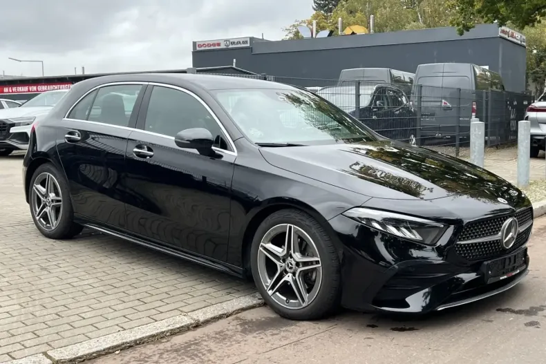 Mercedes-Benz A 200 din 2024 cu 38.360 km - oferta MER134585 - foto 4