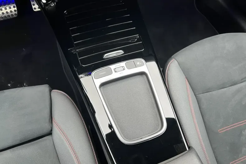 Mercedes-Benz A 200 din 2024 cu 38.360 km - oferta MER134585 - foto 20