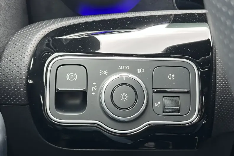 Mercedes-Benz A 200 din 2024 cu 38.360 km - oferta MER134585 - foto 31