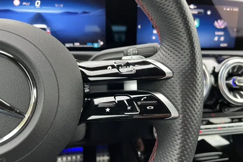 Mercedes-Benz A 200 din 2024 cu 38.360 km - oferta MER134585 - foto 33