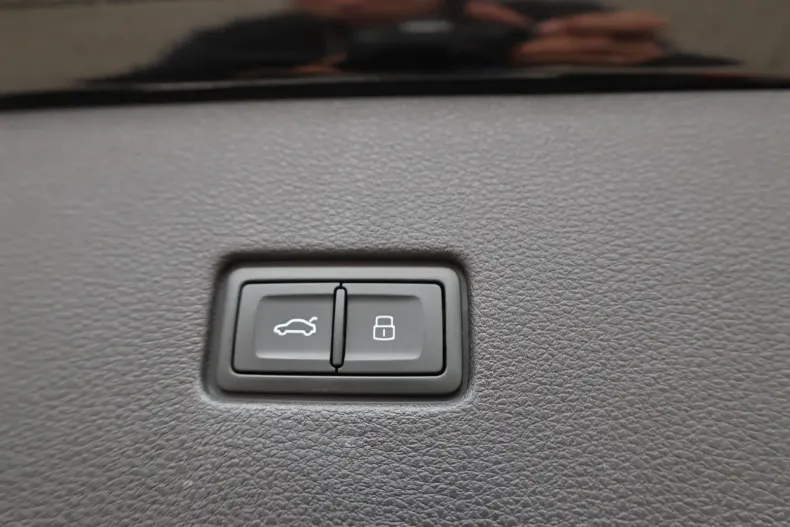 Audi Q8 din 2023 cu 30.296 km - oferta AUD134643 - foto 26