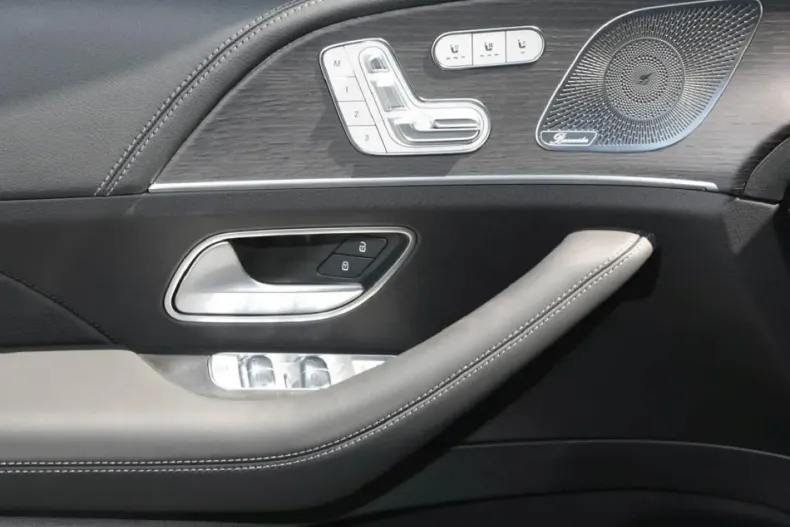 Mercedes-Benz GLE 450 din 2025 cu 8.900 km - oferta MER134657 - foto 8