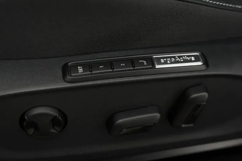 Volkswagen ID.7 din 2023 cu 3.692 km - oferta VOL134661 - foto 13