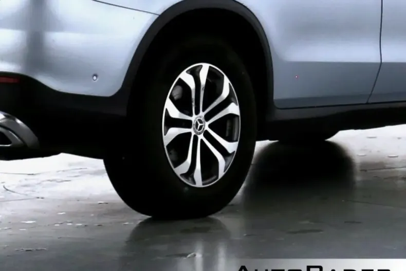 Mercedes-Benz GLC 220 din 2021 cu 37.970 km - oferta MER134662 - foto 4