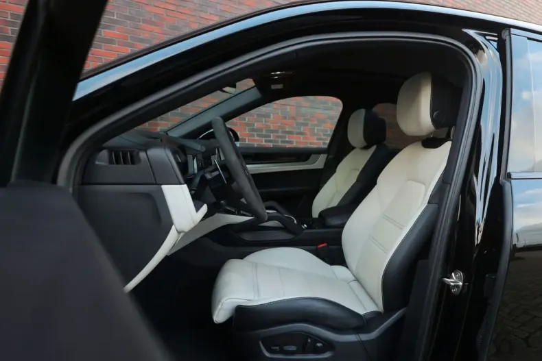 Porsche Cayenne din 2024 cu 48.361 km - oferta POR134689 - foto 25