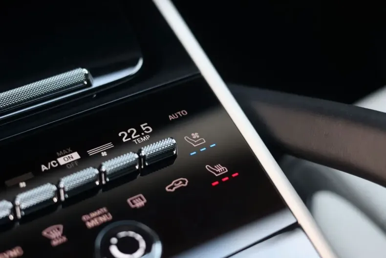 Porsche Cayenne din 2024 cu 48.361 km - oferta POR134689 - foto 29