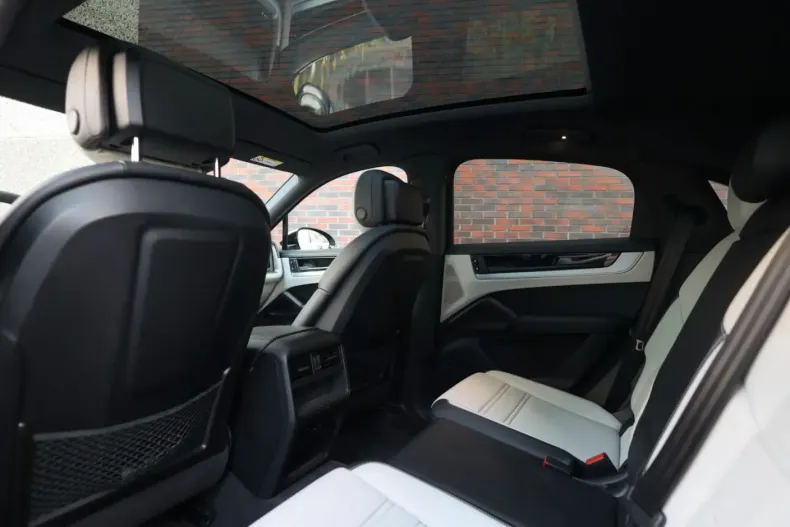 Porsche Cayenne din 2024 cu 48.361 km - oferta POR134689 - foto 31