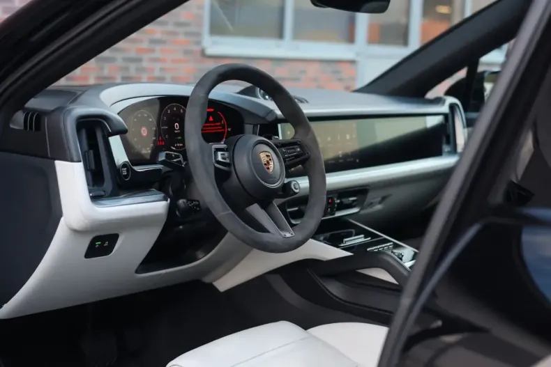 Porsche Cayenne din 2024 cu 48.361 km - oferta POR134689 - foto 33