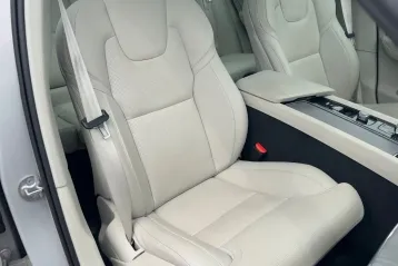 Volvo XC60 din 2022 - oferta VOL134713