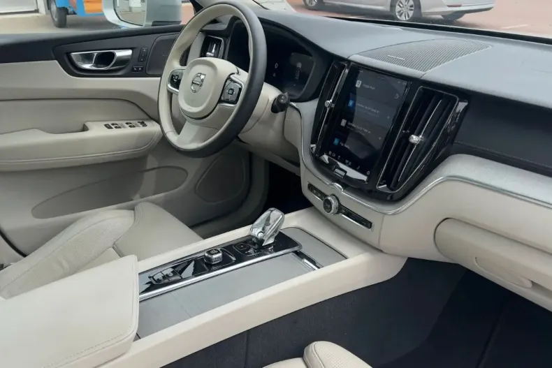 Volvo XC60 din 2022 cu 59.550 km - oferta VOL134713 - foto 19