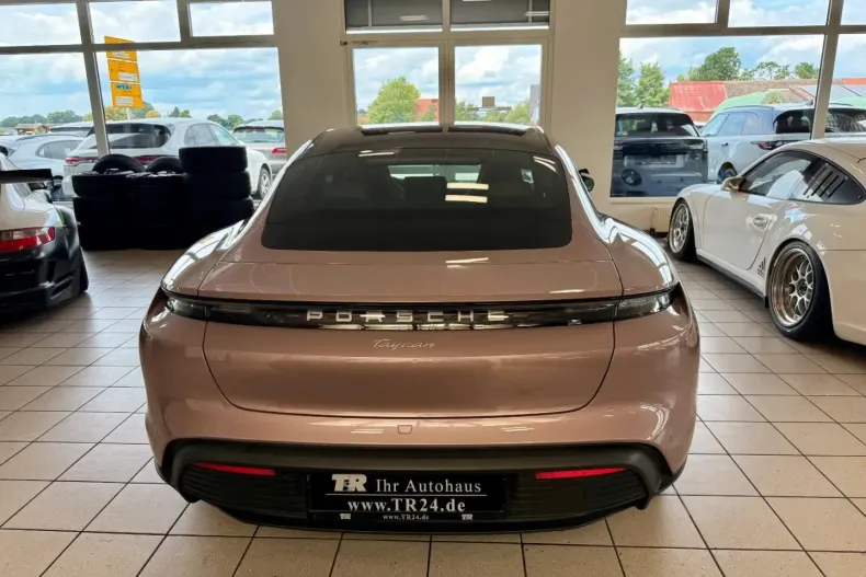 Porsche Taycan din 2023 cu 9.875 km - oferta POR134721 - foto 4