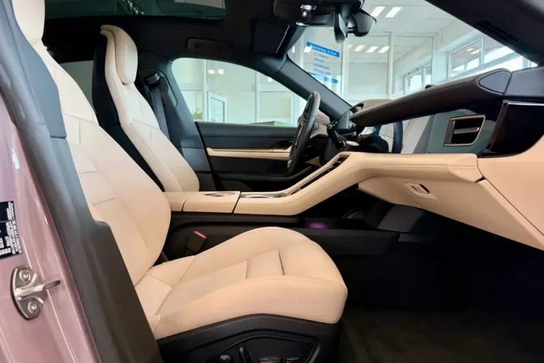 Porsche Taycan din 2023 cu 9.875 km - oferta POR134721 - foto 11