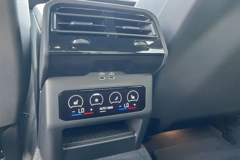 BMW 550 din 2024 cu 4.964 km - oferta BMW134733 - foto 18