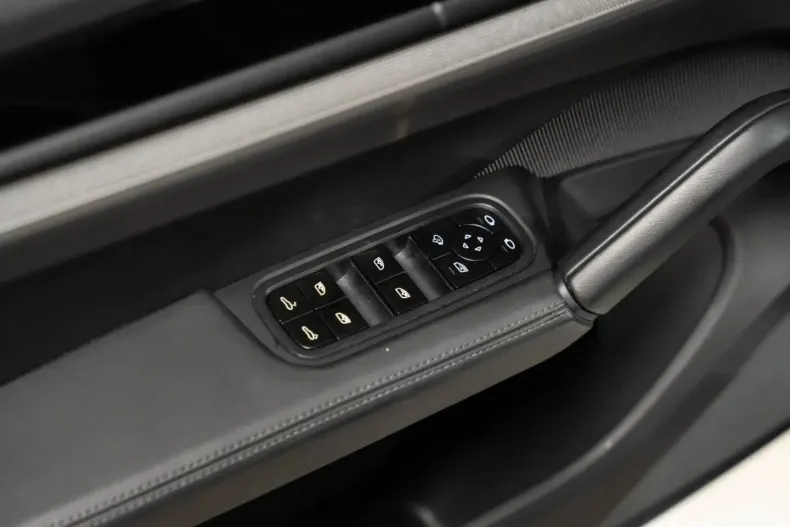 Porsche Cayenne din 2024 cu 21.400 km - oferta POR134743 - foto 21