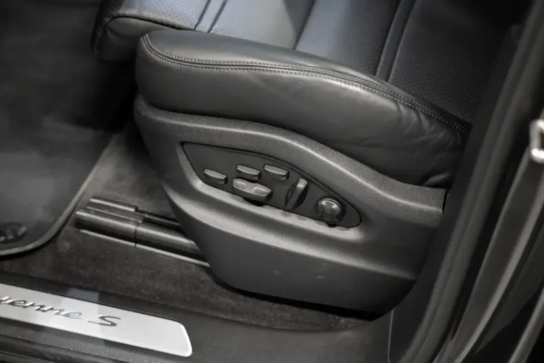 Porsche Cayenne din 2024 cu 21.400 km - oferta POR134743 - foto 35