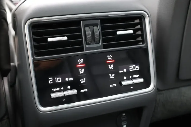 Porsche Cayenne din 2020 cu 104.849 km - oferta POR134752 - foto 18