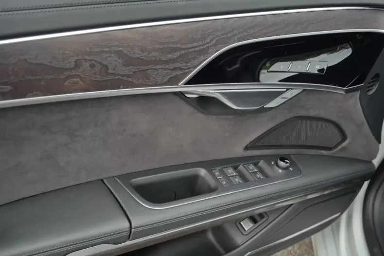 Audi A8 din 2024 cu 59.950 km - oferta AUD134756 - foto 7