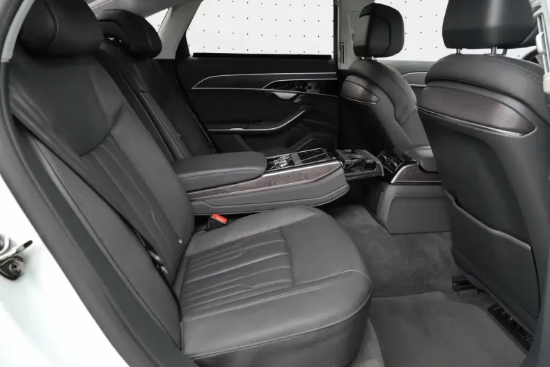 Audi A8 din 2024 cu 59.950 km - oferta AUD134756 - foto 13