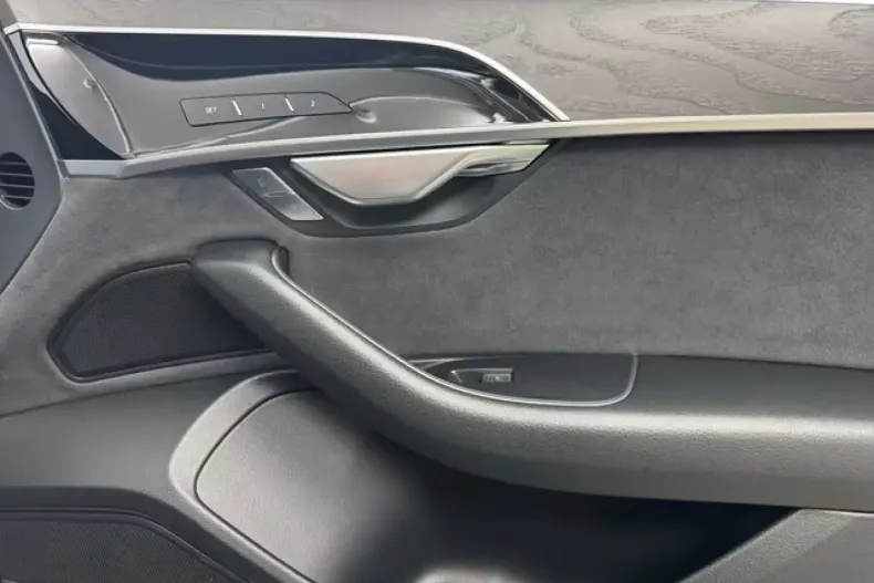 Audi A8 din 2023 cu 32.161 km - oferta AUD134758 - foto 9