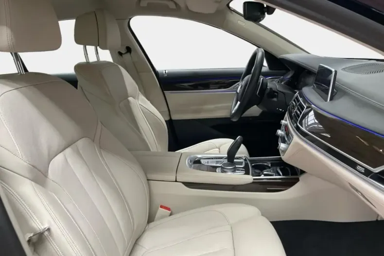 BMW 750 din 2020 cu 71.400 km - oferta BMW134768 - foto 10