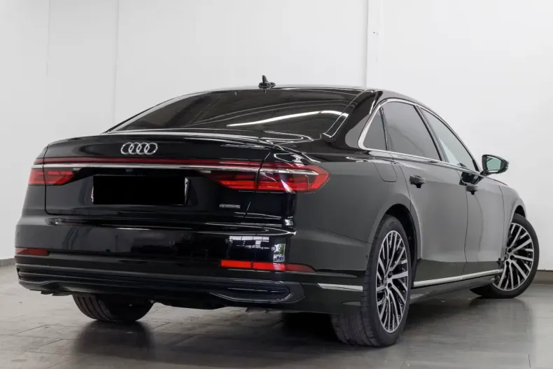 Audi A8 din 2023 cu 72.810 km - oferta AUD134769 - foto 2