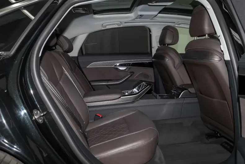 Audi A8 din 2023 cu 72.810 km - oferta AUD134769 - foto 12