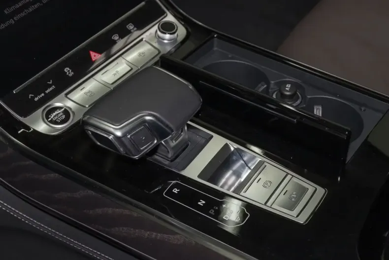 Audi A8 din 2023 cu 72.810 km - oferta AUD134769 - foto 14