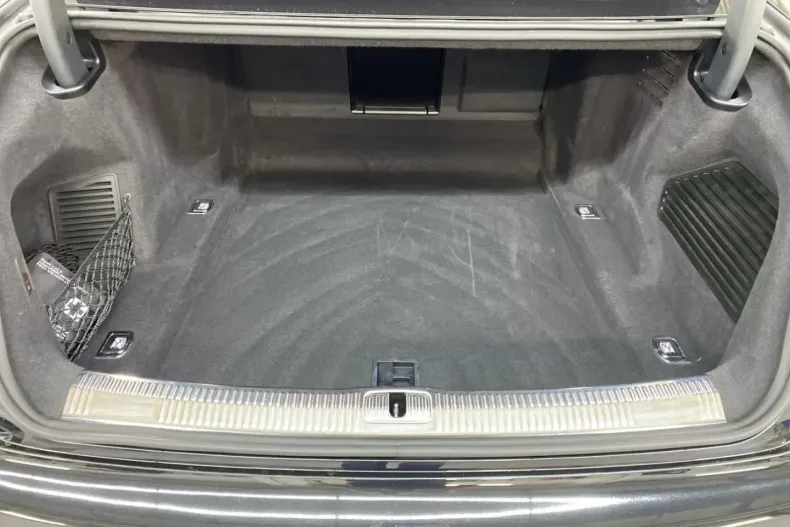 Audi A8 din 2022 cu 60.421 km - oferta AUD134774 - foto 3