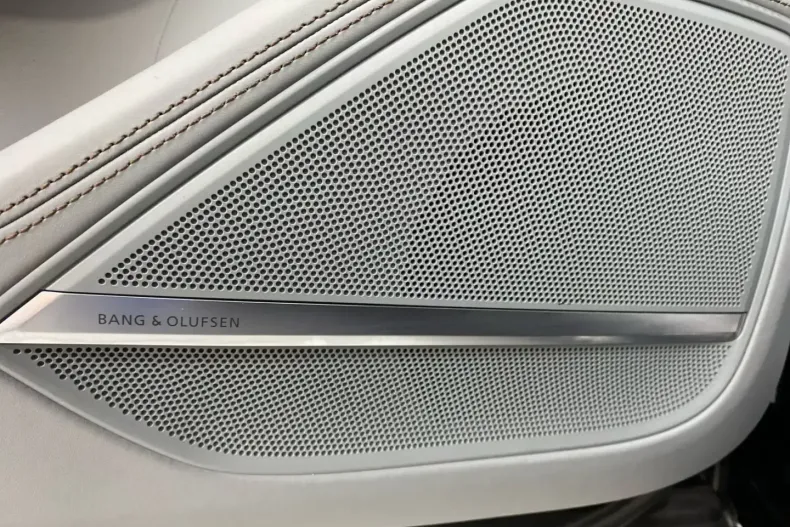 Audi A8 din 2022 cu 60.421 km - oferta AUD134774 - foto 7