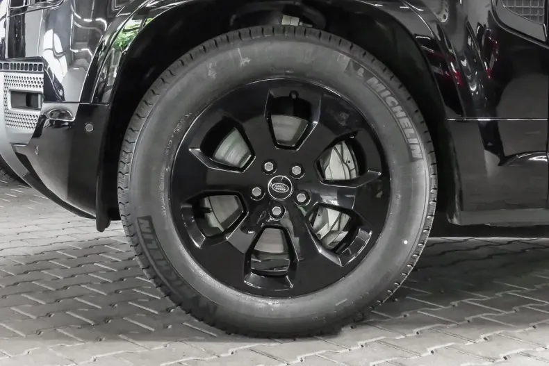 Land Rover Defender din 2023 cu 26.040 km - oferta LAN134775 - foto 6