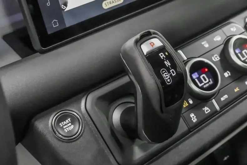 Land Rover Defender din 2023 cu 26.040 km - oferta LAN134775 - foto 9