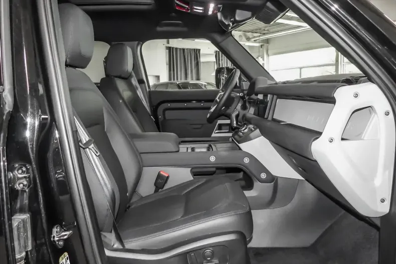 Land Rover Defender din 2023 cu 26.040 km - oferta LAN134775 - foto 11