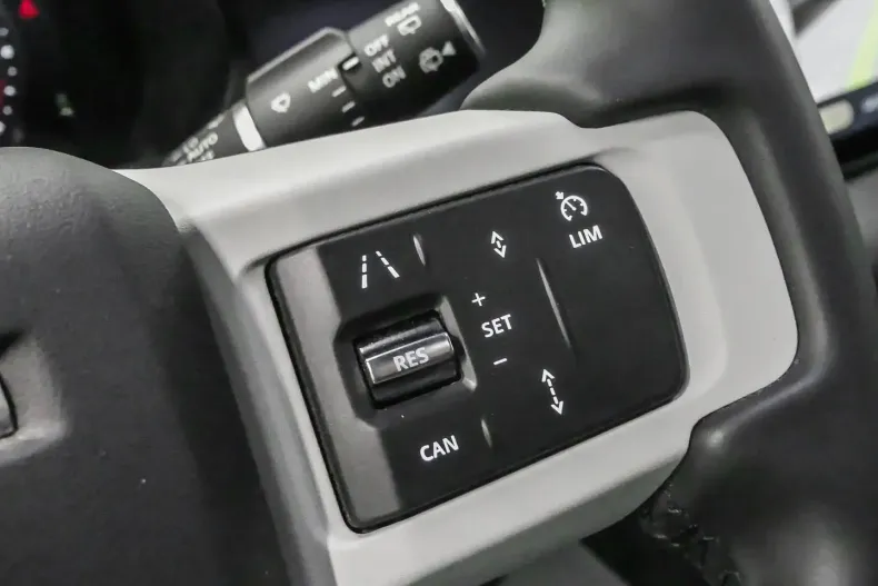 Land Rover Defender din 2023 cu 26.040 km - oferta LAN134775 - foto 14