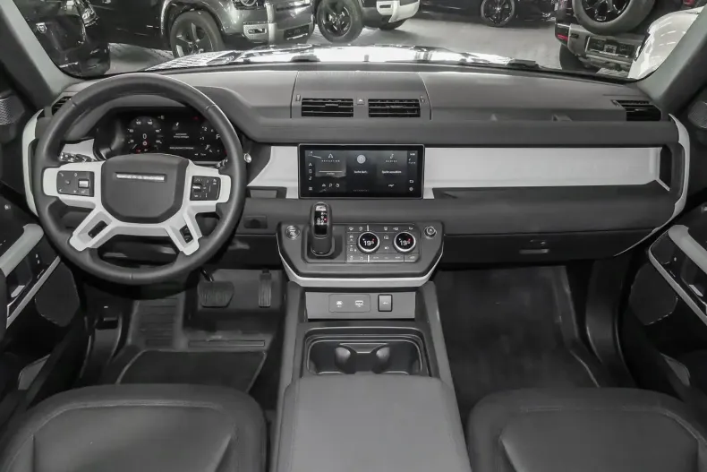 Land Rover Defender din 2023 cu 26.040 km - oferta LAN134775 - foto 16