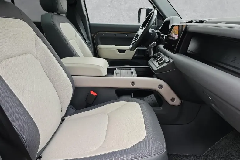 Land Rover Defender din 2023 cu 38.600 km - oferta LAN134784 - foto 12