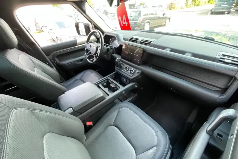 Land Rover Defender din 2023 cu 78.000 km - oferta LAN134786 - foto 7