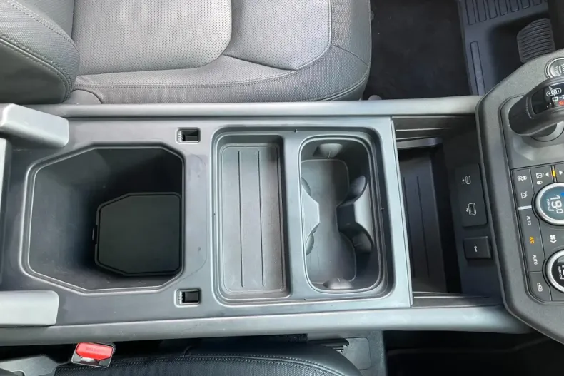 Land Rover Defender din 2023 cu 78.000 km - oferta LAN134786 - foto 10