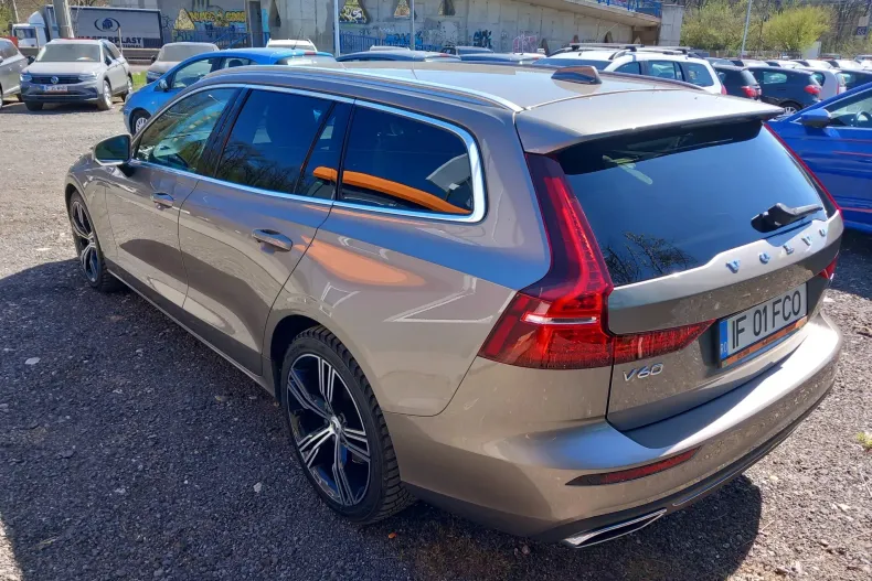 Volvo V60 din 2021 cu 60.908 km - oferta VOL134802 - foto 4