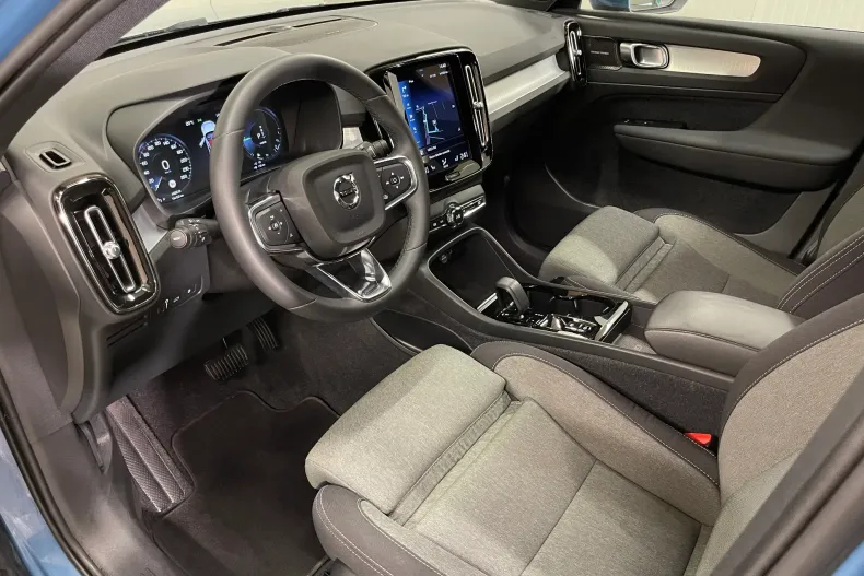 Volvo XC40 din 2023 cu 142.610 km - oferta VOL134808 - foto 5