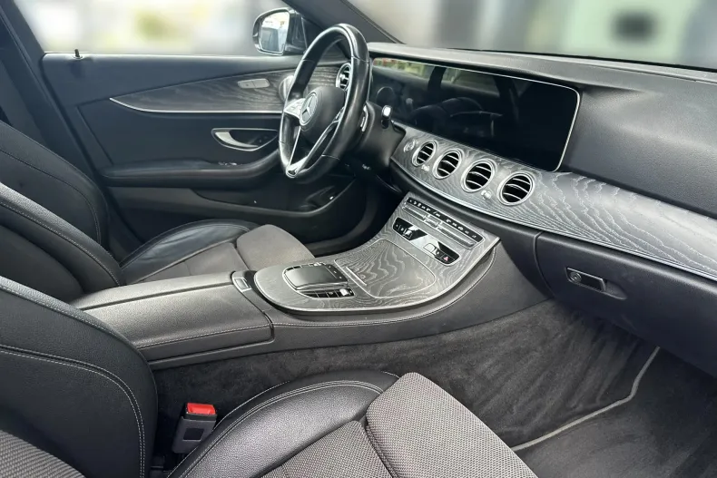 Mercedes-Benz E din 2020 cu 93.945 km - oferta MER134818 - foto 12