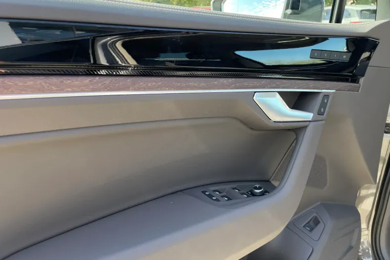 Volkswagen Touareg din 2025 cu 1 km - oferta VOL134828 - foto 11