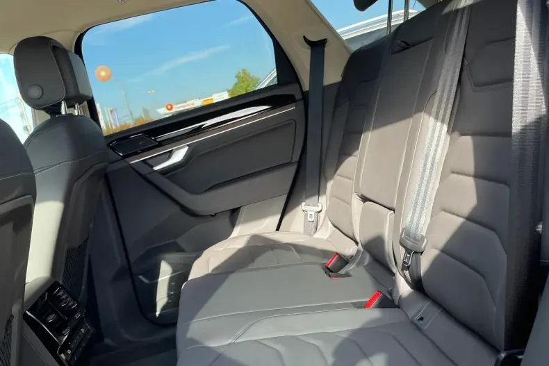 Volkswagen Touareg din 2025 cu 1 km - oferta VOL134828 - foto 13