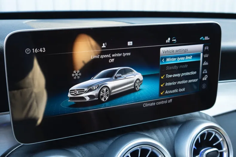 Mercedes-Benz C din 2019 cu 70.840 km - oferta MER134866 - foto 35