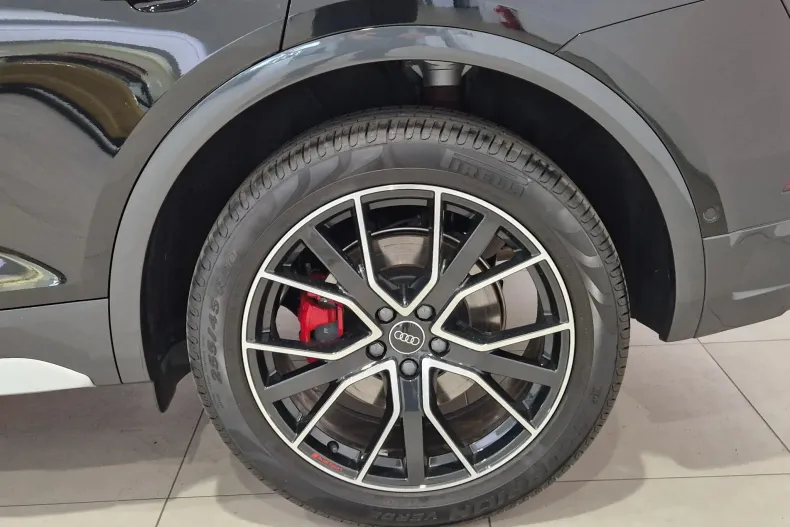 Audi Q5 din 2024 cu 5.371 km - oferta AUD134902 - foto 10